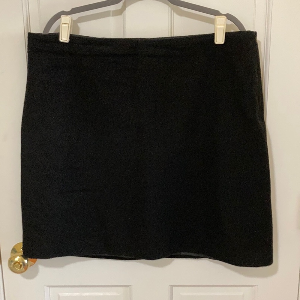 Boden size US16L wool/mohair blend lined skirt in black, lovely soft feel